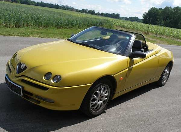 Alfa Romeo Spider 916 Sondermodell Giallo